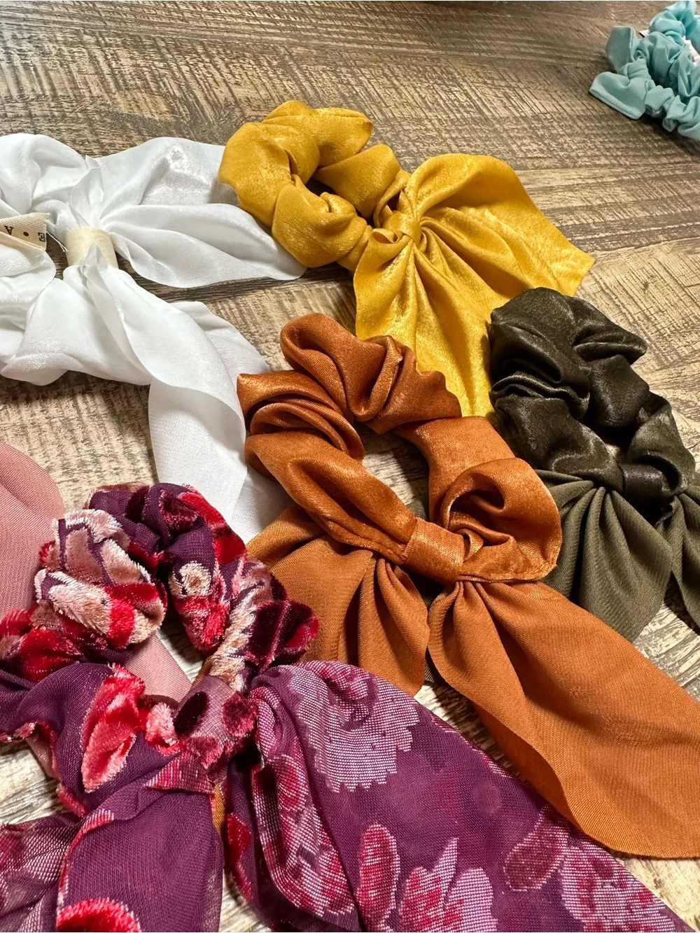Anthropologie Bow Scrunchie Bundle 7pc NWT/NWOT Hair Accessories